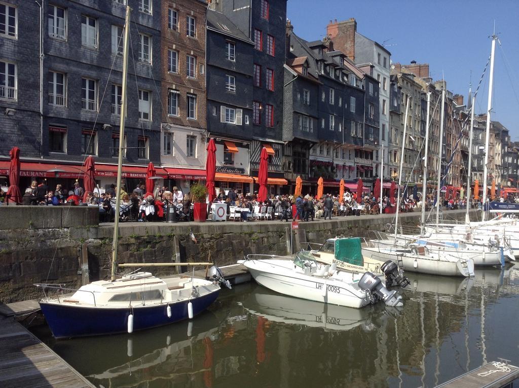Lamaison Du Phare Honfleur Chambres D'Hotes Et Jacuzzi Prive Exterior foto