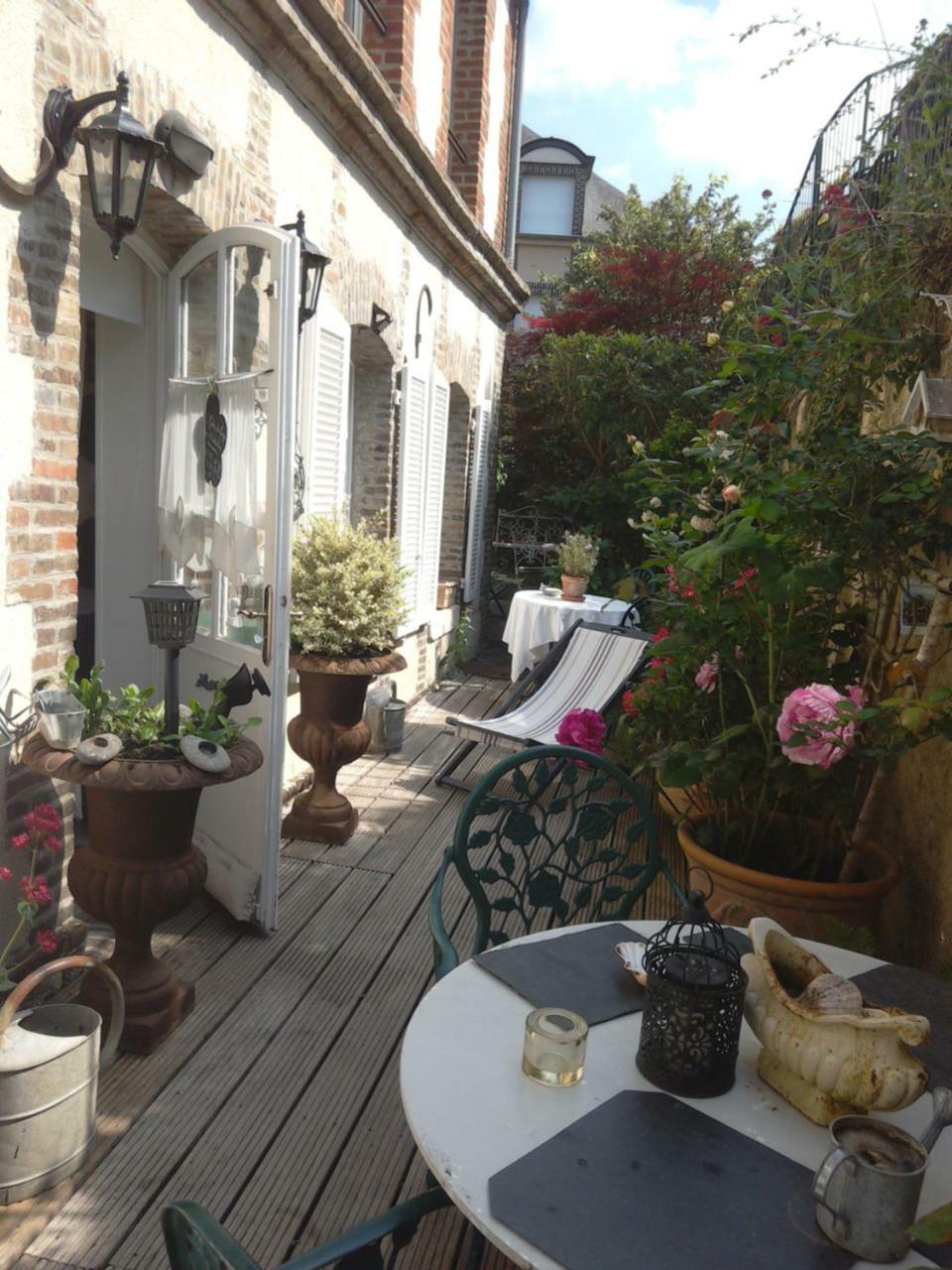 Lamaison Du Phare Honfleur Chambres D'Hotes Et Jacuzzi Prive Exterior foto